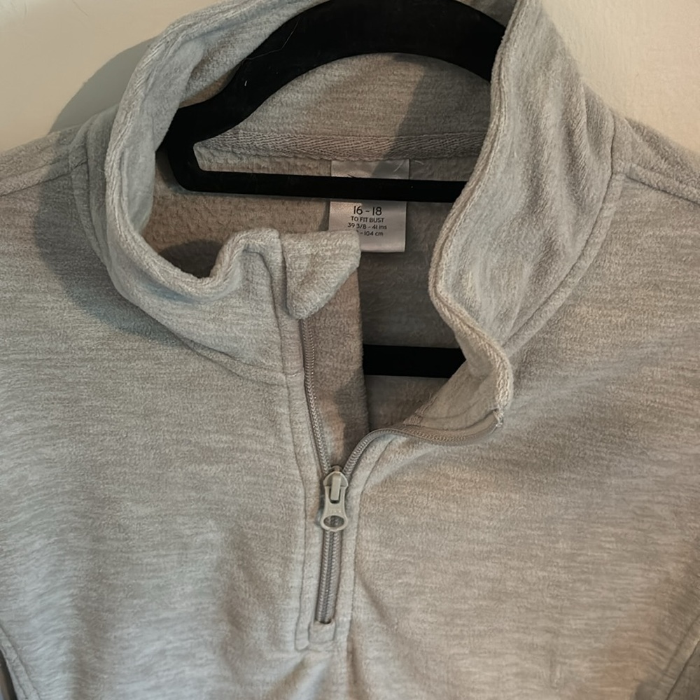 ⭐️Sweatshirt - Picture 3 of 5